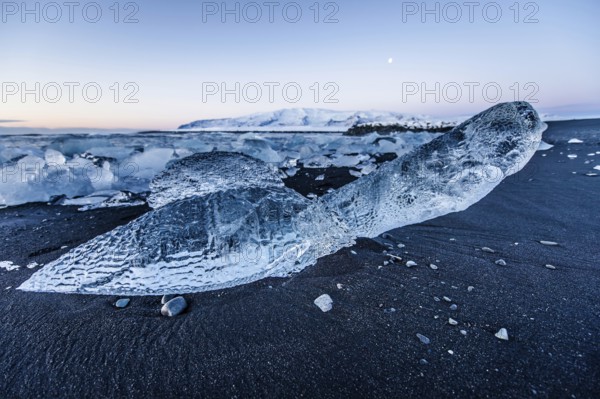 Jökulsarlon, icebergs, ice, cold, glacial lake, Vatnajökull glacier, winter, beach, sunrise, ocean,