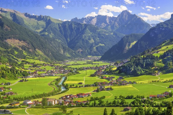 View of the valley with the Ahornspitze 2973m, Zell am Ziller, Zillertal, Zillertal Alps, Tyrol,