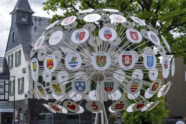 The coat of arms tree of Bergneustadt in the Oberbergischer Kreis, 102 panels show the coats of