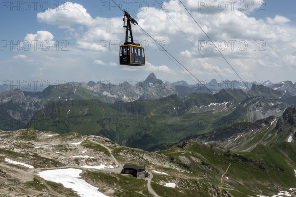 Gondola of the Nebelhorn cable car and view of the Allgäu Alps from the Nebelhorn, Hochvogel in the