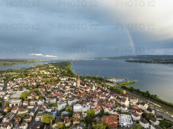 Luftbild von der Stadt Radolfzell am Bodensee mit der historischen Altstadt und dem Radolfzeller
