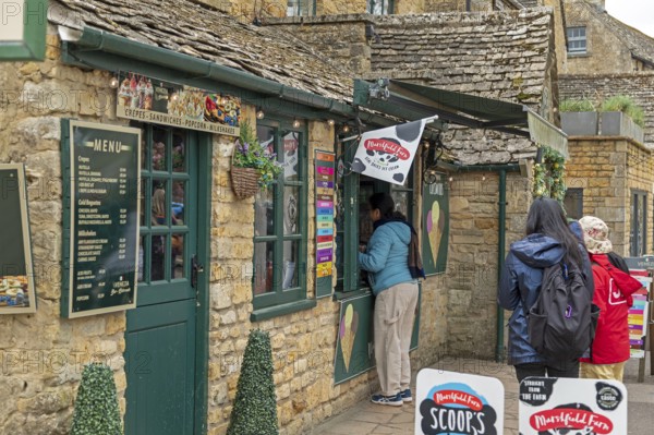 Kiosk, people, Bourton-on-the-Water, The Cotswolds, Gloucestershire, England, Great Britain