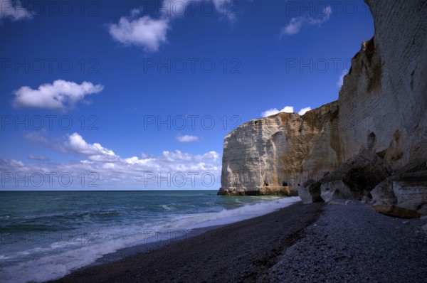 View of the Eye of the Panda, L'oeil du Panda, rock window, cave, in the rock arch Falaise