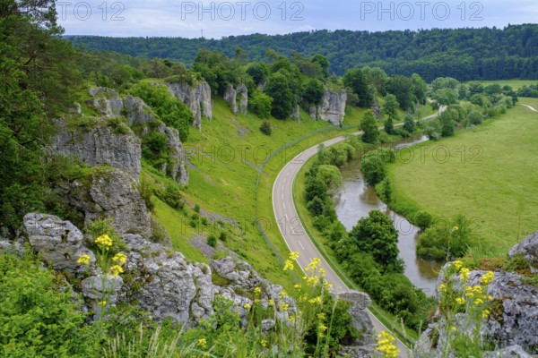 Altmühl, Altmühltal Panorama Trail, Twelve Apostles rock formation, near Solnhofen, Altmühltal,