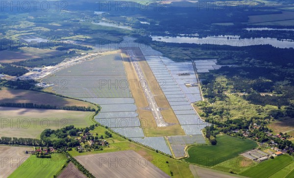 Aerial photo, special landing site, Neuhardenberg, airfield, solar farm, solar, solar modules,