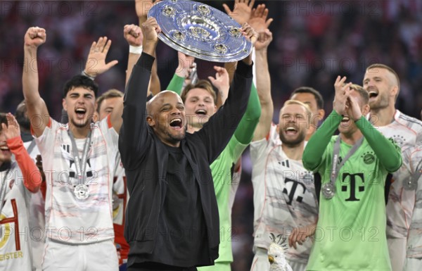 FC Bayern Munich FCB celebrates 34th championship title, championship celebration, championship