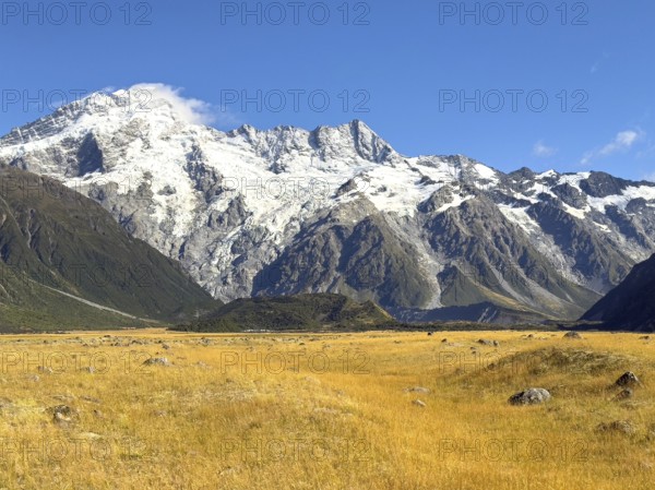 Access to the Hooker Valley Track hiking trail, Mount Cook National Park, South Island, New