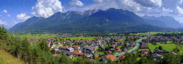 Magdalena Neuner Weg Promenade, Krepelschrofen, Wallgau in front of the Karwendel, Werdenfelser