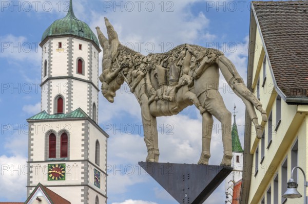 Monument: The trial for the donkey's shadow, created by the artist Peter Lenk, market square,