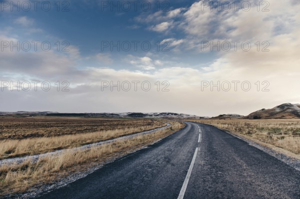 Road in southern iceland, Winter, Golden Circle, Mountains* Road in southern iceland, Golden