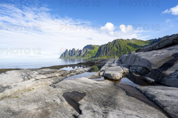 Tidal pools, rocky coast of Tungeneset, Devil's Teeth, Devil's Teeth, Okshornan, Ersfjorden, Senja