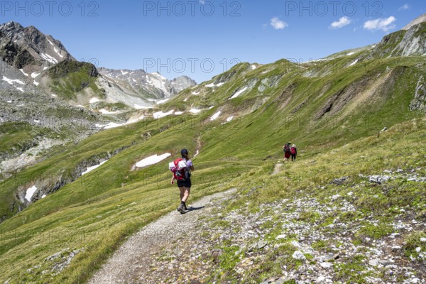 Mountaineers on a hiking trail, Lasörling Höhenweg, Lasörling Group, Hohe Tauern National Park,