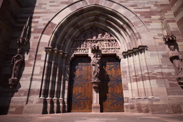 Main portal, west portal, Church Ã‰glise Saints Pierre et Paul, St. Peter et St. Paul, Old Town,