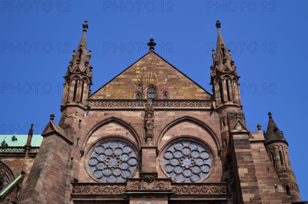 Sundial, early Gothic lancet windows, rosettes fine tracery, Cathedral Cathedral Notre-Dame, south