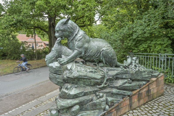 Otter, bronze, monument, bridge figure Alte Baumgartenbrücke Geltow, Brandenburg, Germany