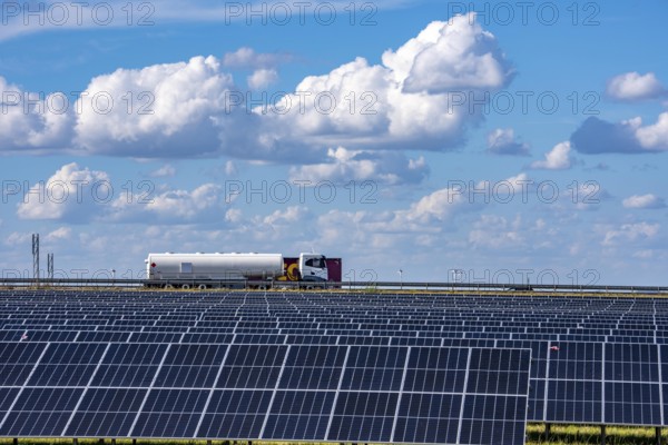 86, 5 MW peak ground-mounted photovoltaic systems, by RWE, with over 141, 000 solar modules, on a