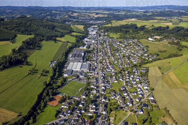 Aerial view, residential area local view at the Bielefelder Straße with commercial area, football