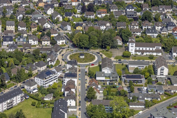 Catholic Church of St. Michael and roundabout Pfarrer-Leo-Reiners-Platz, Alter Holzweg,