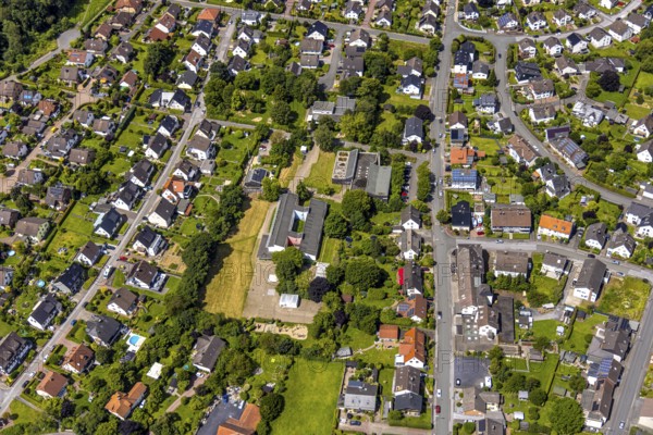 Aerial view, Heinrich-Knoche-Schule primary school, residential area, Herdringen, Arnsberg,