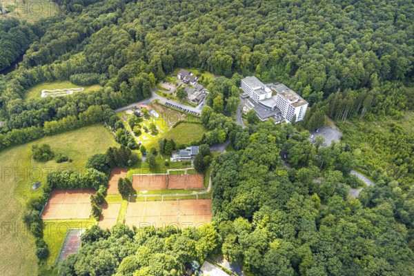 Aerial view, Dorint Hotel and Sportresort, Rodelhaus Hotel and Restaurant, Tennis courts Tennisclub