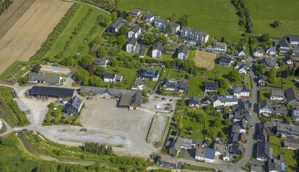 Aerial view, Hof Norbert Wiese GmbH, residential area Mühlenstraße corner Kanalstraße, Velmede,