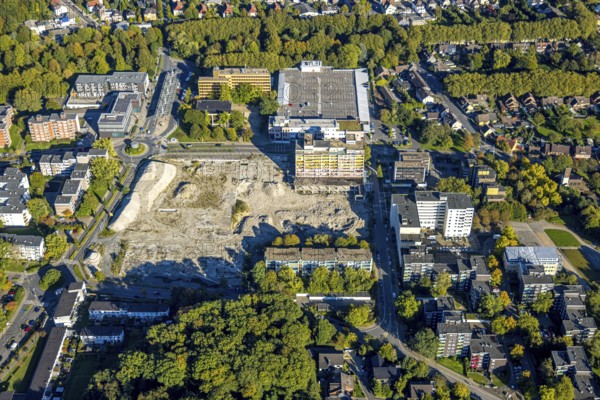 Aerial view, construction site with demolition of the former Turmarkaden, planned Berg Karree, town