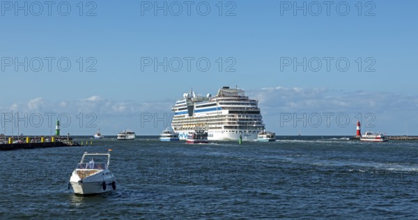 Cruise ship Aida mar leaving, escort boats, pier lights, Unterwarnow, Warnemünde, Rostock,