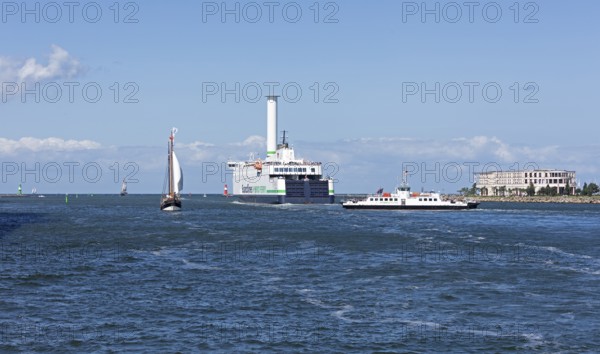 Scandlines Hybrid Ferry, sailing boats, pier lights, Warnow ferry, Hanse Sail, Unterwarnow, Hanse