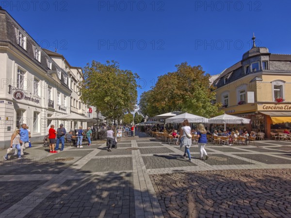 Pedestrian zone, traffic-calmed, old town, architecture, people, café, cobblestones, shops, row of