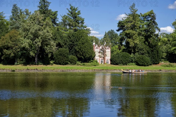 Excursion boat, gondola on Lake Wörlitz at the Gothic House, Wörlitz Park, Wörlitz Gardens, Garden
