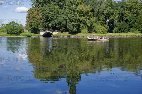 Excursion boat, gondola on Lake Wörlitz, Wörlitz Park, Wörlitz Gardens, Garden Kingdom of