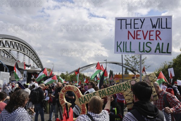 Several thousand people take part in a pro-Palestine demonstration under the slogan United 4 Gaza