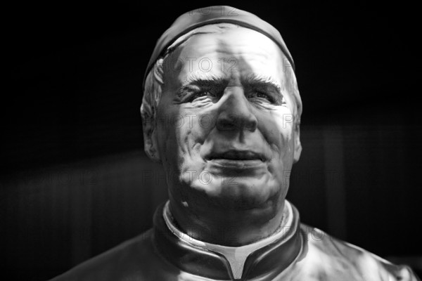 Portrait of the life-size figure of Sebastian Kneipp in the Kneipp spa town of Bad Nauheim, Hesse,