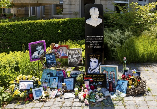 Elvis Stele on Elvis Presley Square, memorial to Elvis Presley with messages from his fans from all