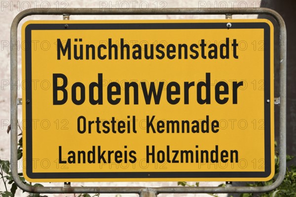 Münchhausenstadt Bodenwerder, official addition to the name on the town sign of the district of