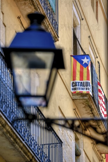Lantern with Catalan flag, alleys in the old town of Girona, Cataluña, Gerona, Catalonia, Spain,