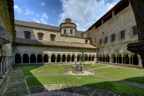 Cloister, Cathedral of Santa Maria of Gerona, Catedral Santa Maria de Girona, Girona, Cataluña,