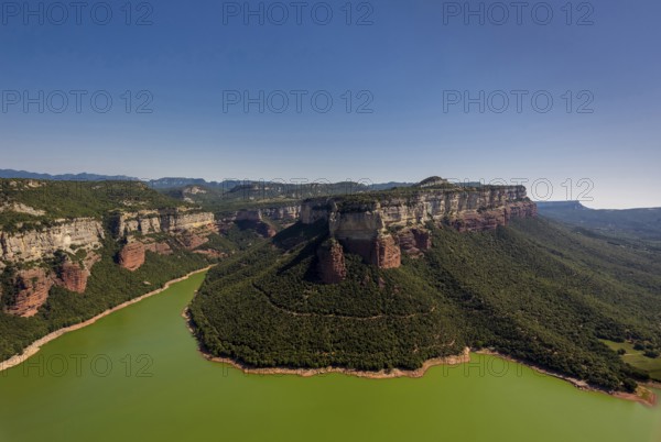 Table mountain bedrock, Panta de Sau, reservoir of Sau, river Ter, Riu Ter, Tavèrnoles, Costa