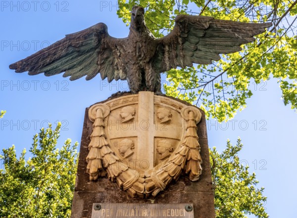 Sardinia, eagle and national flag in stone, Per iniziativa del Reduci, Santu Lussurgiu, Europe,