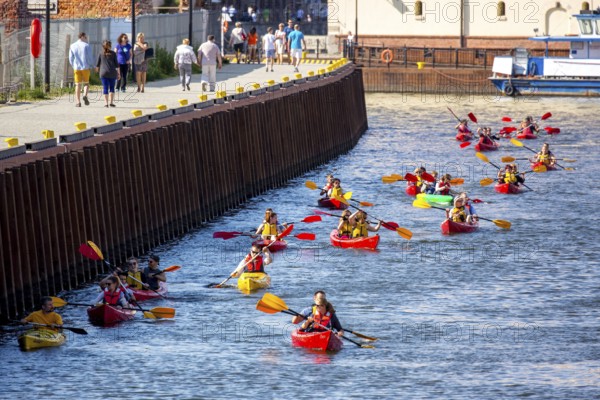 GdaÅsk, canoeists, tourists on the Motlawa, Gdansk, Baltic Sea coast, Baltic Sea, pomorskie,