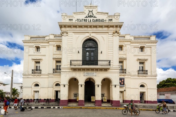 Teatro La Caridad, La Caridad Theatre, Streetlife in the city centre of Santa Clara at the Parque