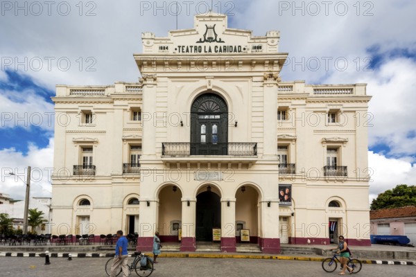 Teatro La Caridad, La Caridad Theatre, Streetlife in the city centre of Santa Clara at the Parque