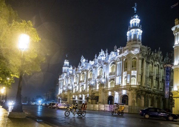 Teatro Nacional, Grand Theatre de Habana, Grand Theatre of Havana by night, Havana, La Habana,
