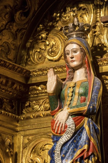 Statue of the pregnant Virgin Mary, depiction of the pregnant Virgin Mary, Sé Catedral de Évora