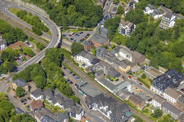 Aerial view, bridge Dr. Hans-Karl-Glinz-Straße over railway tracks, residential area Langenberg,