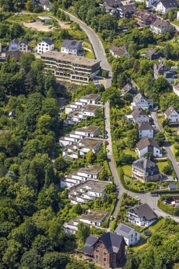 Aerial view, flat roof terrace houses in the forest on Benderstraße, Oberbonsfeld, Velbert, Ruhr
