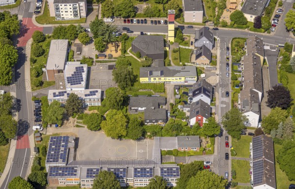 Aerial view, catholic Sonnenschule primary school and Städt. Community primary school Wielandstraße