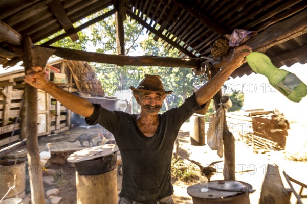 Sugar cane farmer in Valle de los Ingenios, portrait with hat, Trinidad, Cuba, Sancti Spíritus,