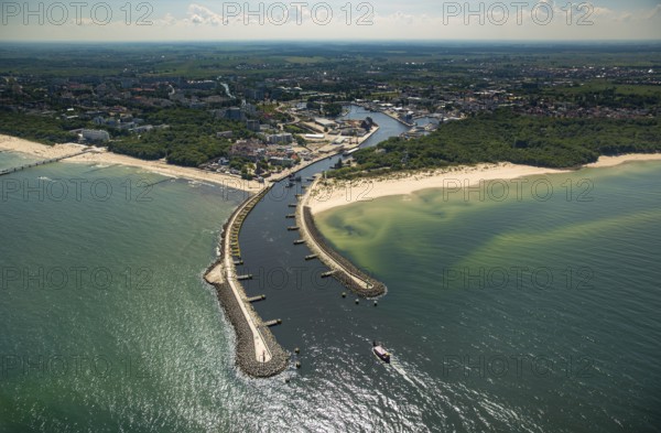 KoÅ'obrzeg, Kolobrzeg, harbour entrance, pier, Baltic Sea beach, Baltic Sea coast, Województwo