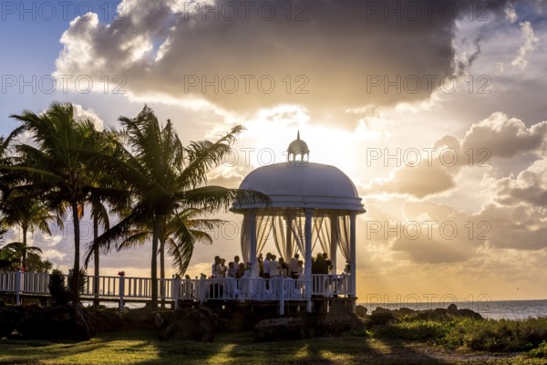 Wedding pavilion on the beach of Varadero with sunset in the hotel complex PARADISUS VARADERO